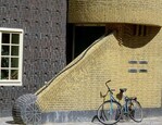 Zaanstraat, stenen opgang.
              <br/>
              Gert-Jan Lobbes, 2020